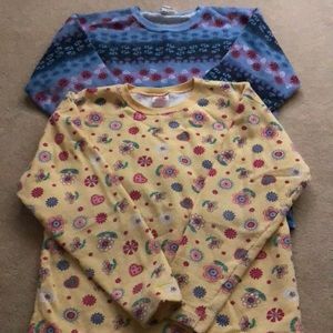 Hanes sweat shirts. (2)